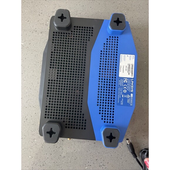 *READ* Linksys WRT1900AC V2 1300 Mbps 4 Port Dual-Band Wi-Fi Router PARTS ONLY - Picture 9 of 12